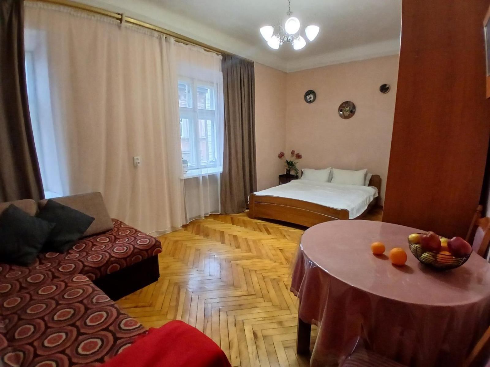 Бюджетная Квартира На Леси Украинки Lviv Ngoại thất bức ảnh