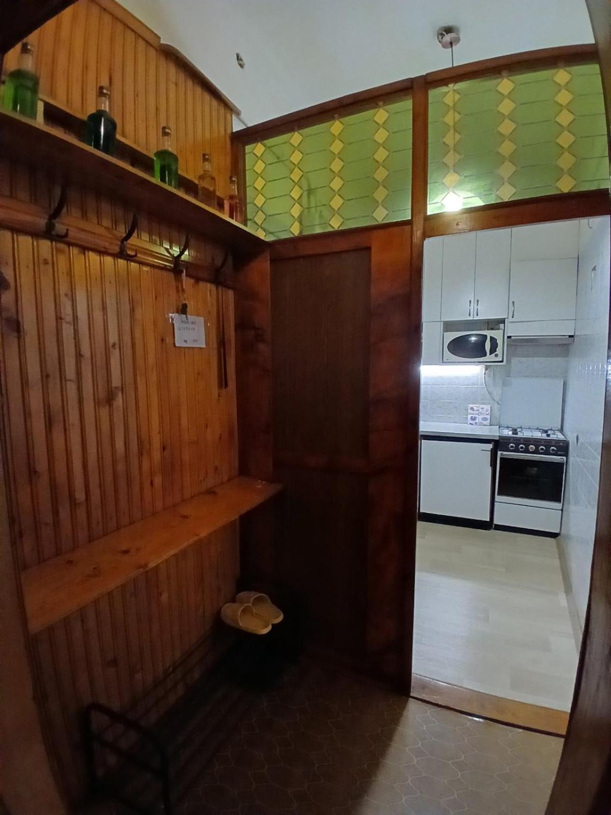 Бюджетная Квартира На Леси Украинки Lviv Ngoại thất bức ảnh