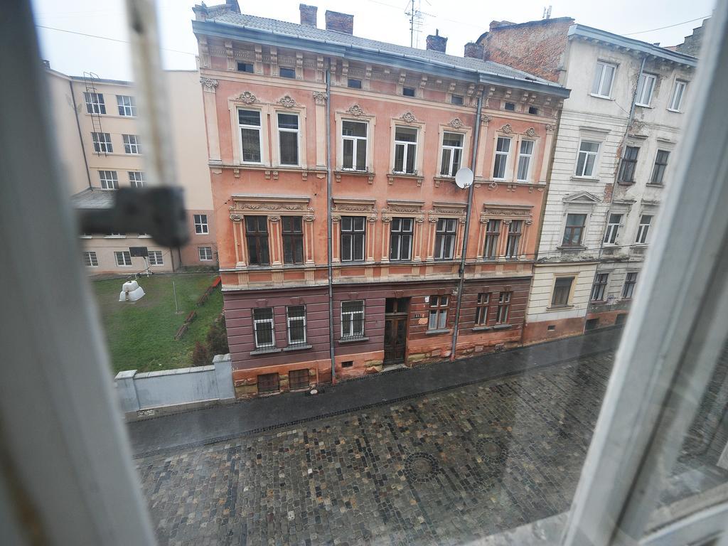 Бюджетная Квартира На Леси Украинки Lviv Ngoại thất bức ảnh