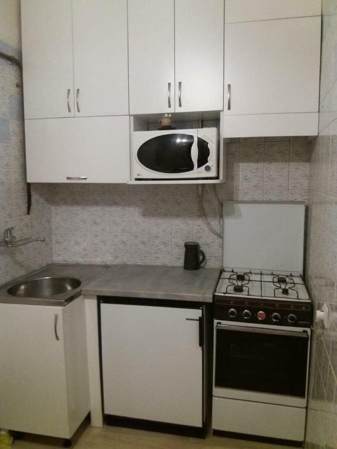 Бюджетная Квартира На Леси Украинки Lviv Ngoại thất bức ảnh