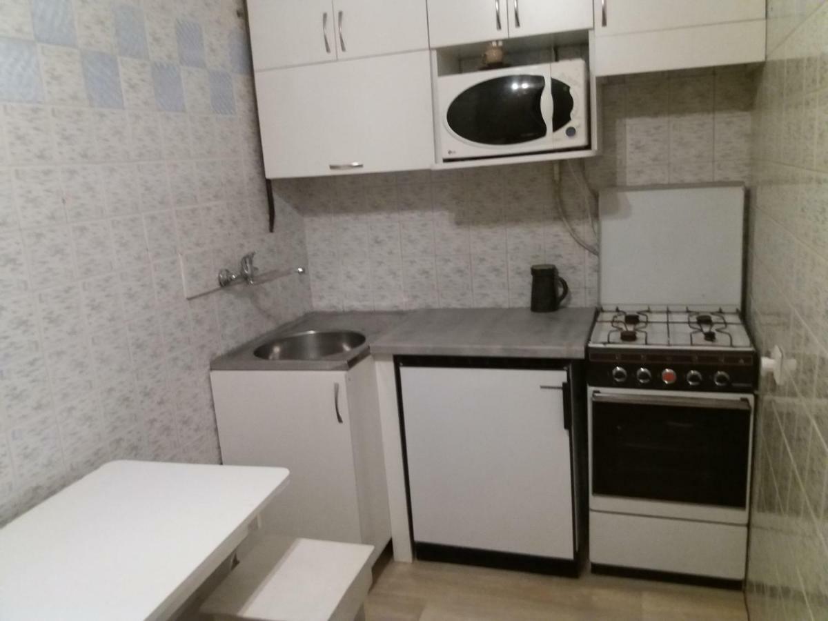 Бюджетная Квартира На Леси Украинки Lviv Ngoại thất bức ảnh